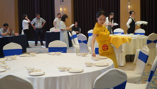 犍为县举办第二届中餐宴会摆台技能比赛